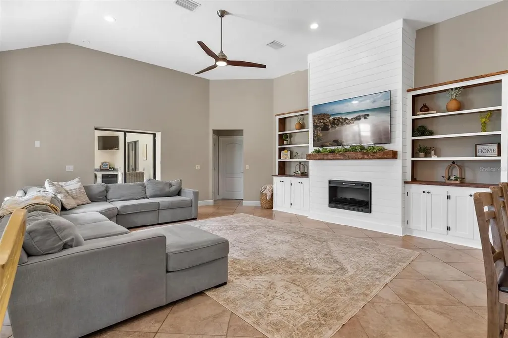 2587 NE 108th Lane Oxford FL 34484