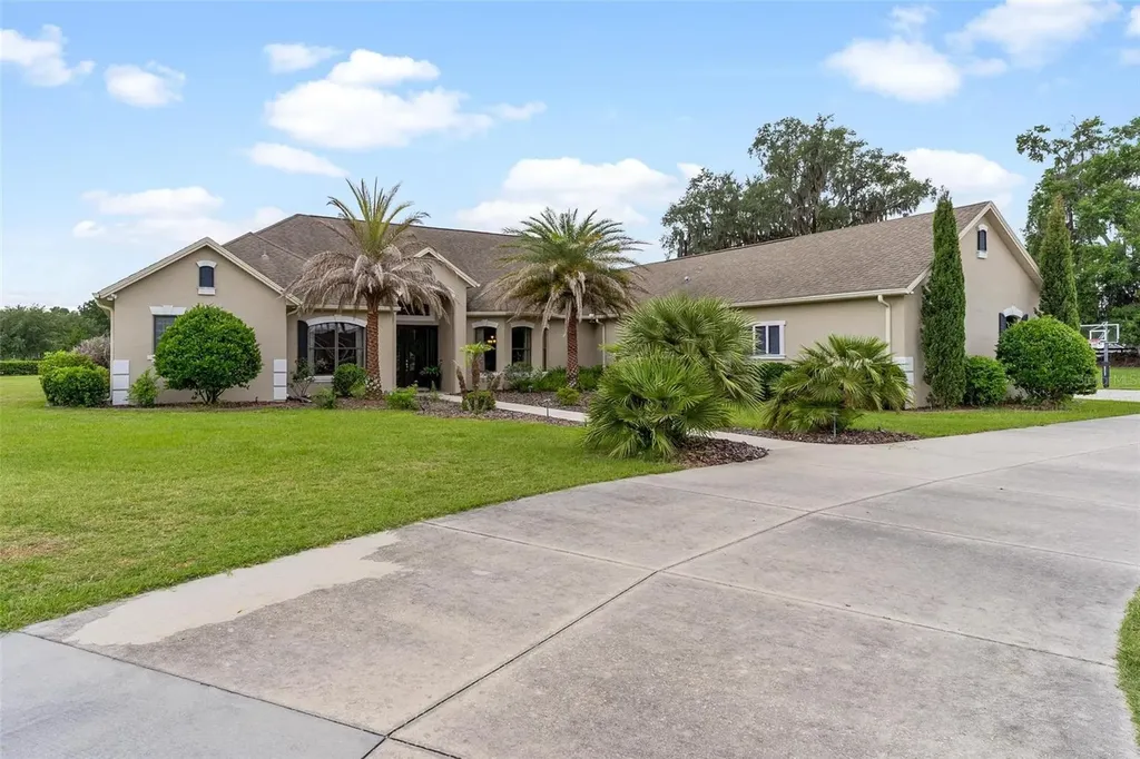 2587 NE 108th Lane Oxford FL 34484