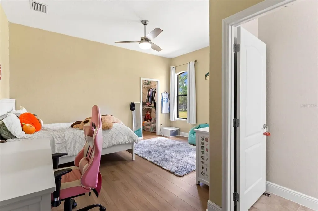 2587 NE 108th Lane Oxford FL 34484
