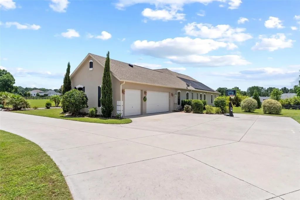 2587 NE 108th Lane Oxford FL 34484