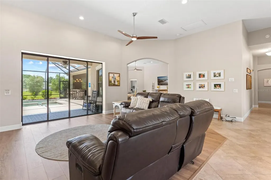 2587 NE 108th Lane Oxford FL 34484