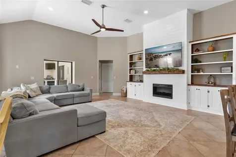 2587 NE 108th Lane Oxford FL 34484