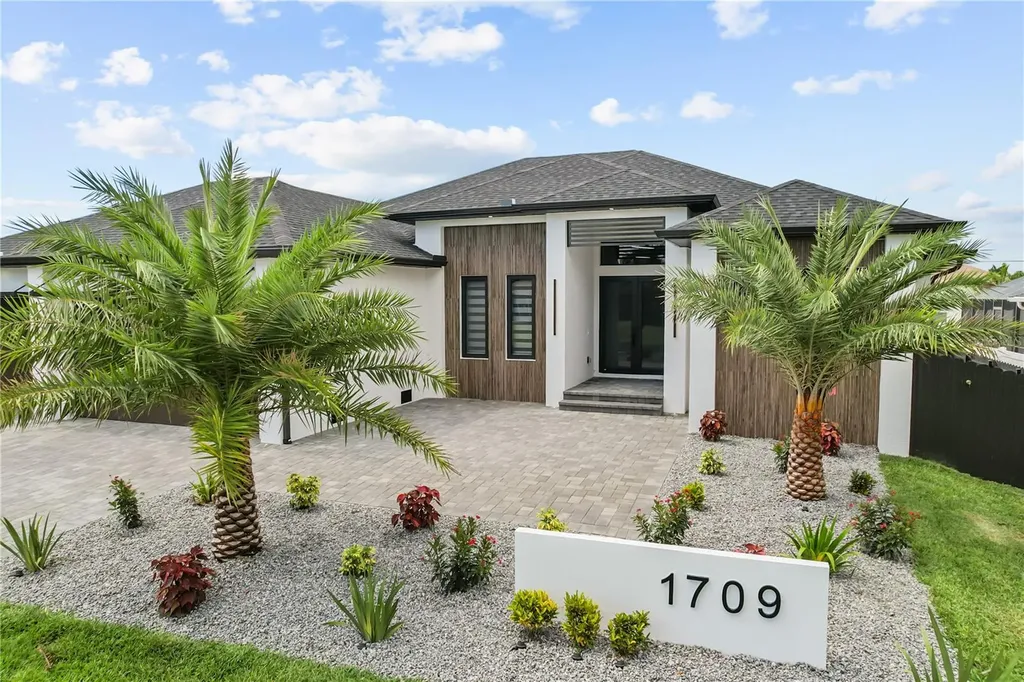 1709 SW 43rd Lane Cape Coral FL 33914