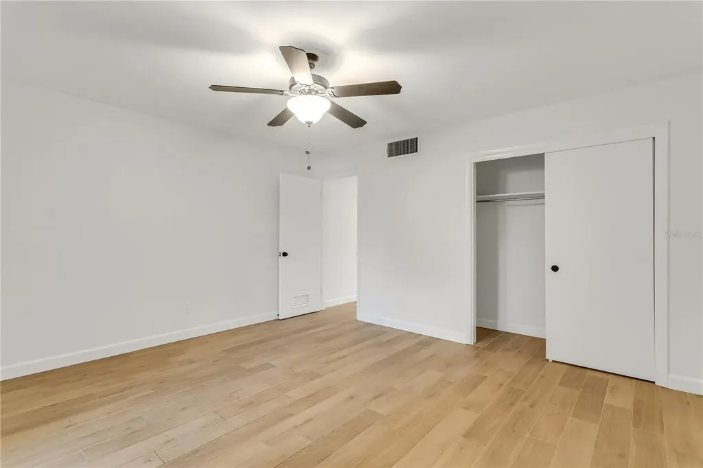 216 36th Avenue N St Petersburg FL 33704