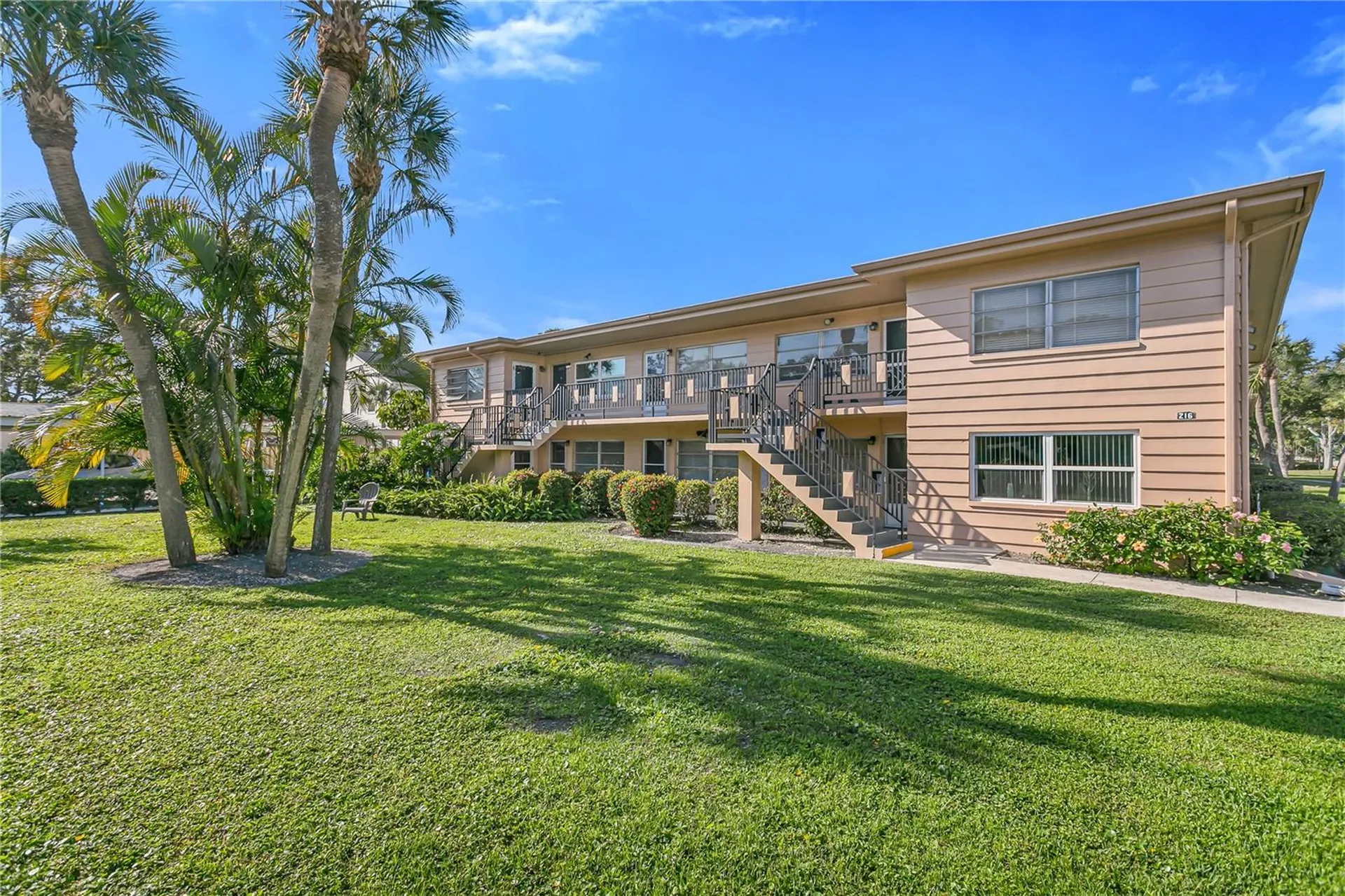 216 36th Avenue N St Petersburg FL 33704