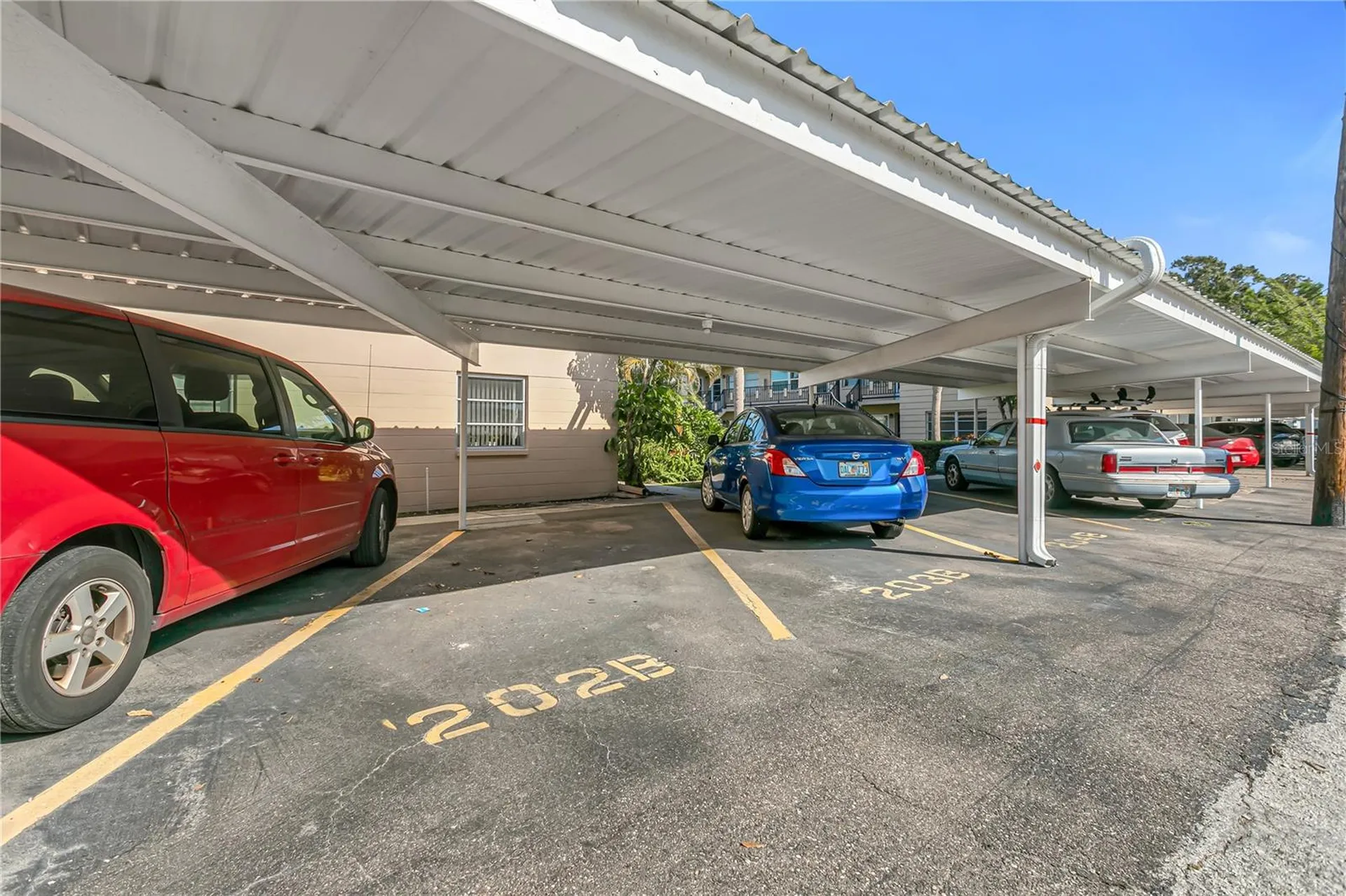 216 36th Avenue N St Petersburg FL 33704