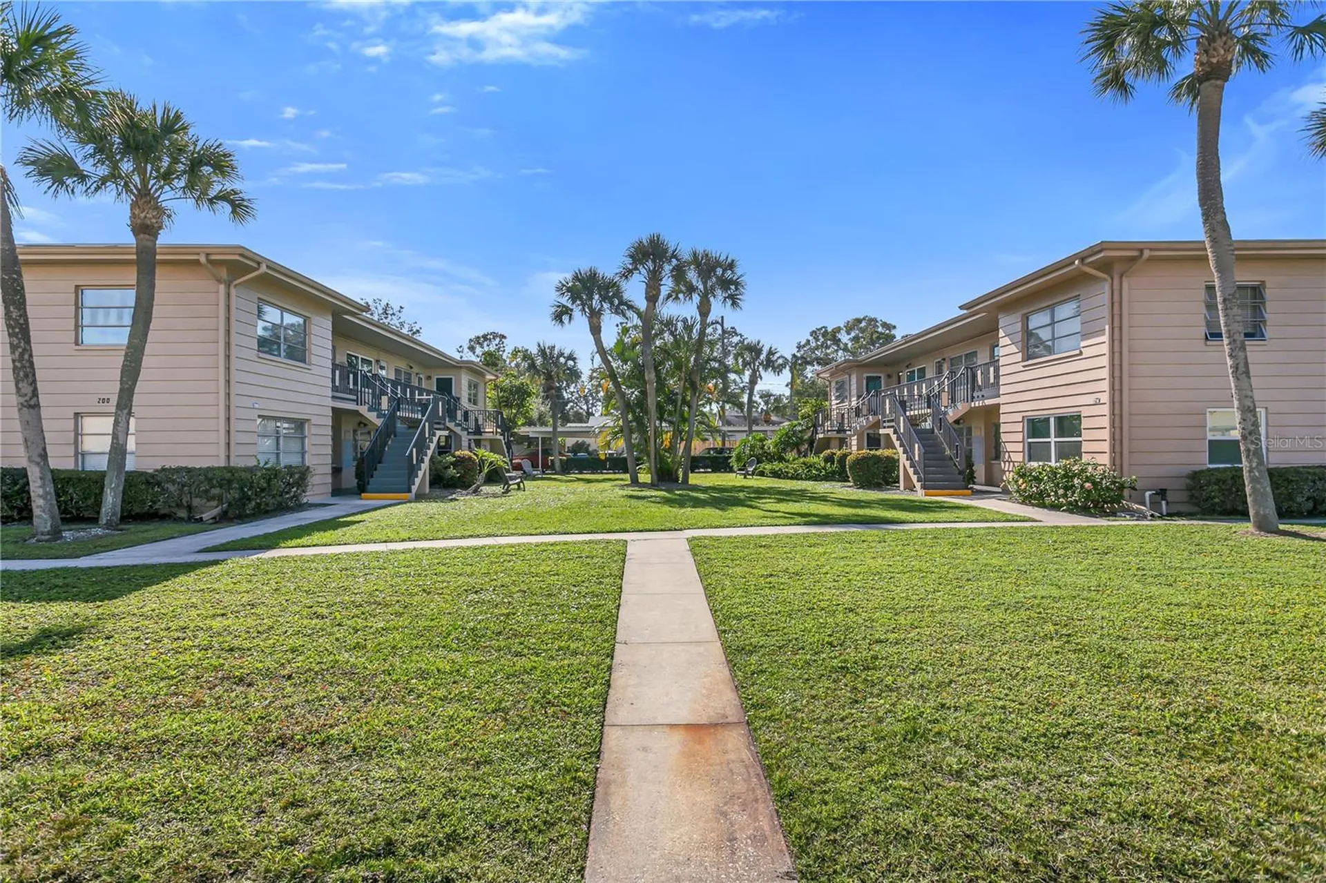 216 36th Avenue N St Petersburg FL 33704