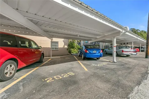 216 36th Avenue N St Petersburg FL 33704