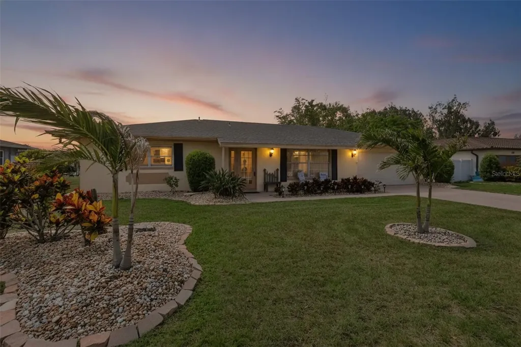 1706 Flamingo Lane Sun City Center FL 33573