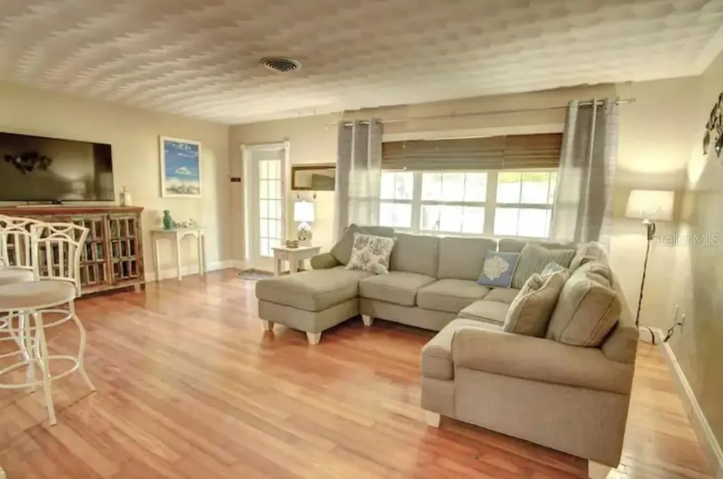 7609 Senrab Drive Bradenton FL 34209