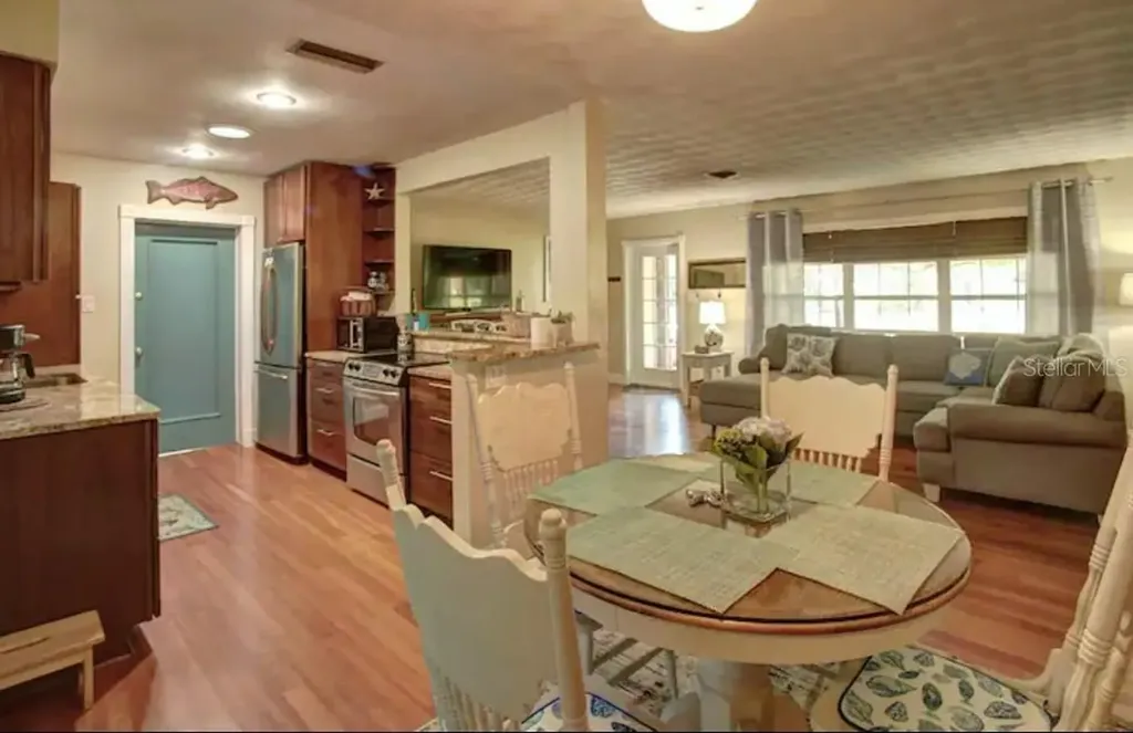 7609 Senrab Drive Bradenton FL 34209