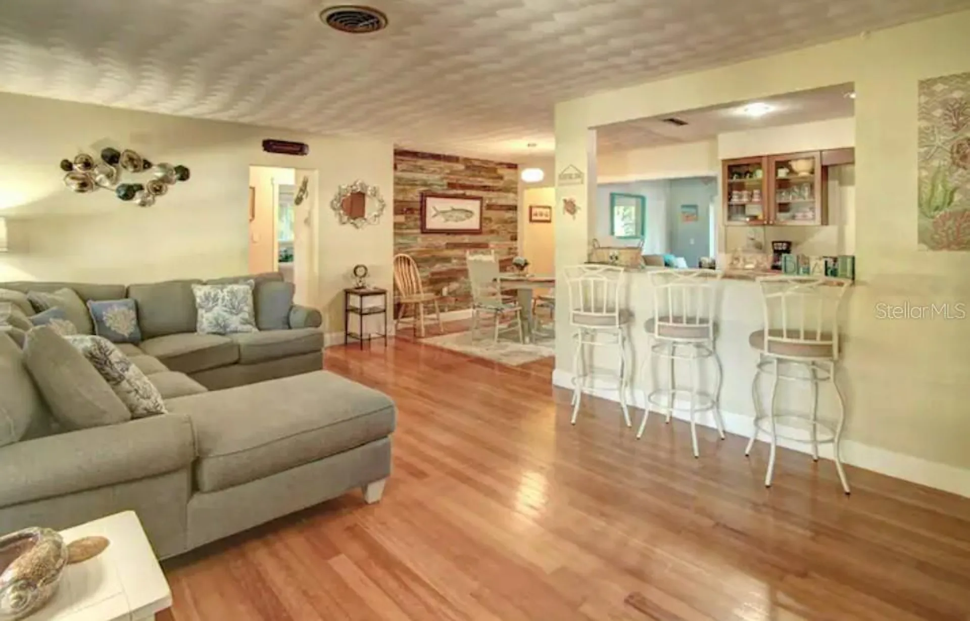 7609 Senrab Drive Bradenton FL 34209
