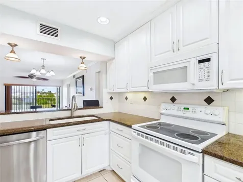 6335 Palma Del Mar Boulevard S St Petersburg FL 33715