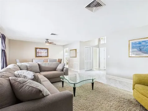 409 4th Avenue N St Petersburg FL 33715