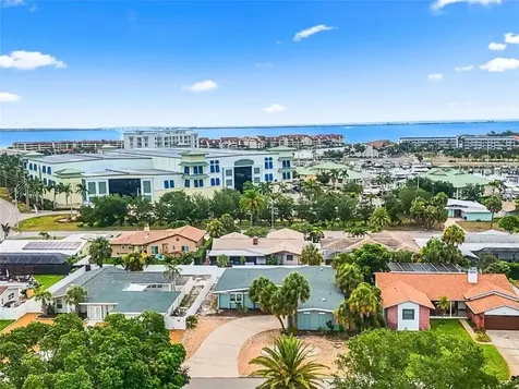 409 4th Avenue N St Petersburg FL 33715