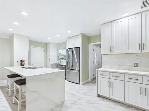 409 4th Avenue N St Petersburg FL 33715