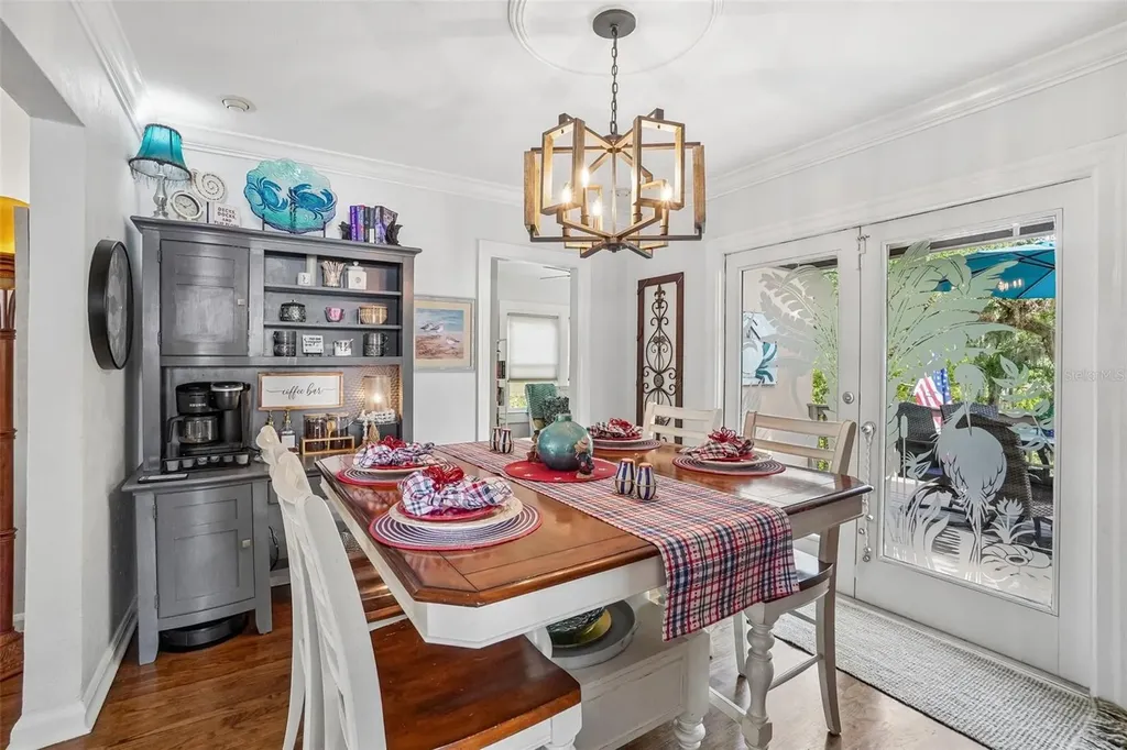 1204 E Park Circle Tampa FL 33604