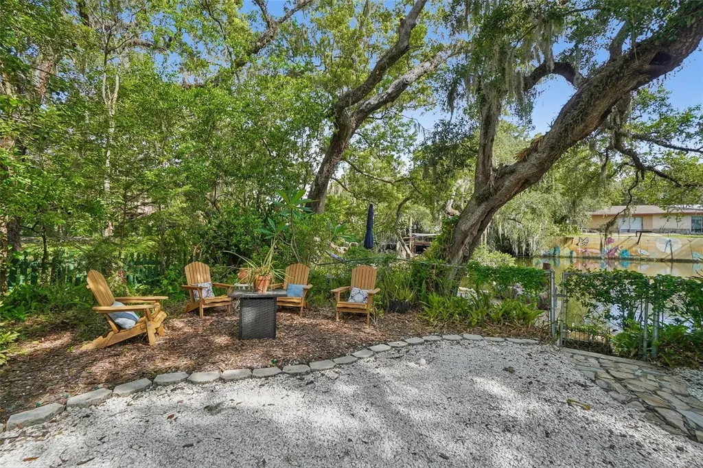 1204 E Park Circle Tampa FL 33604