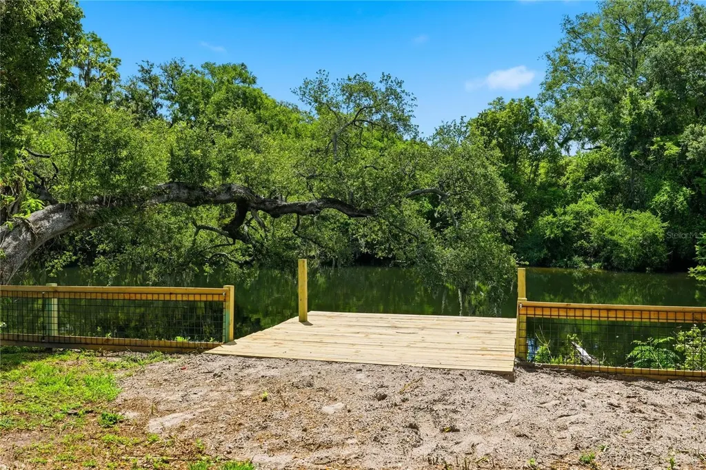 1915 E Mulberry Drive Tampa FL 33604