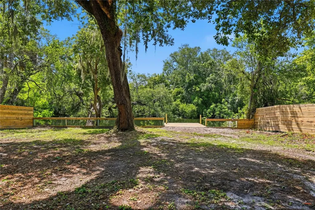 1915 E Mulberry Drive Tampa FL 33604