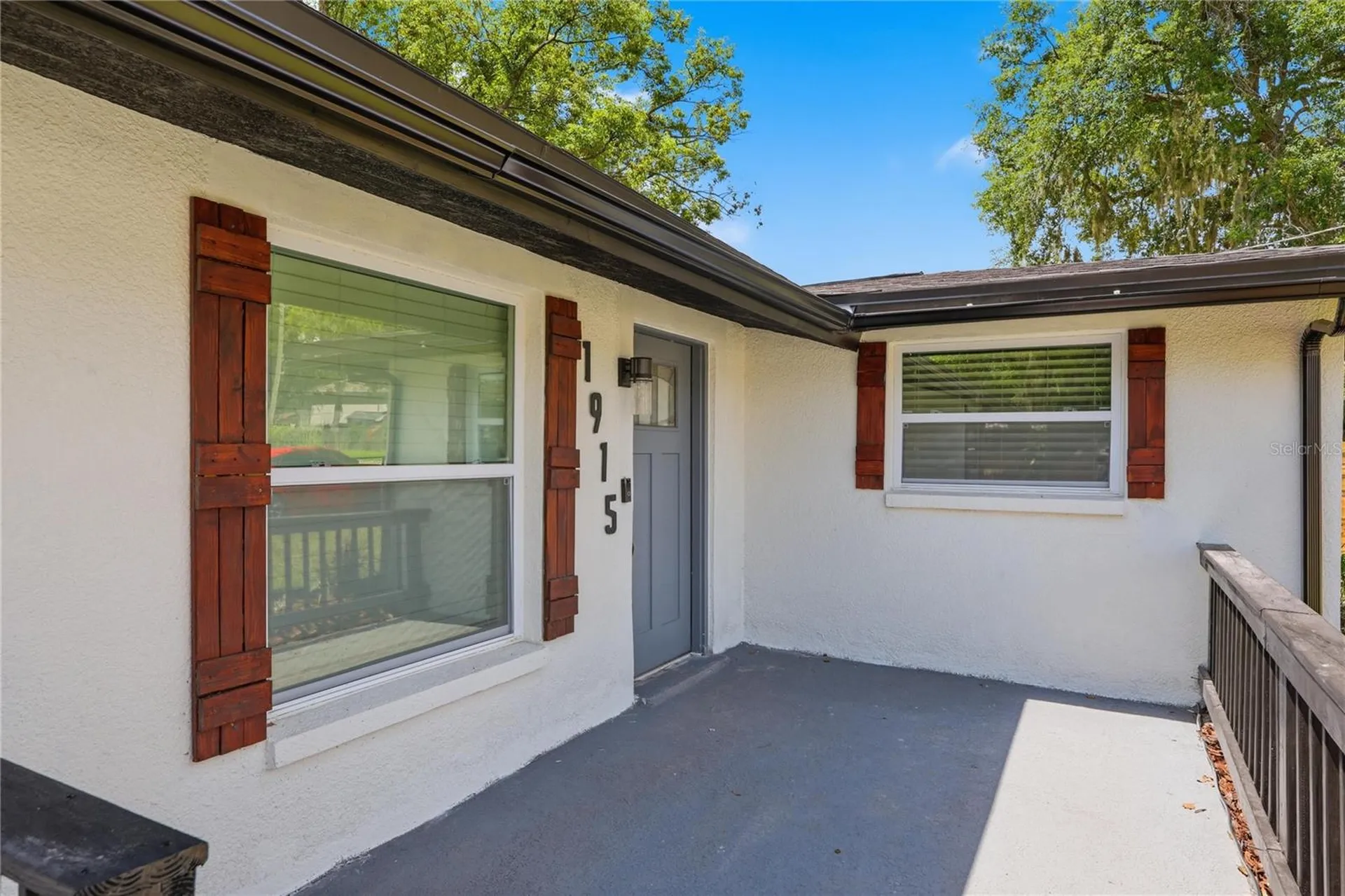 1915 E Mulberry Drive Tampa FL 33604