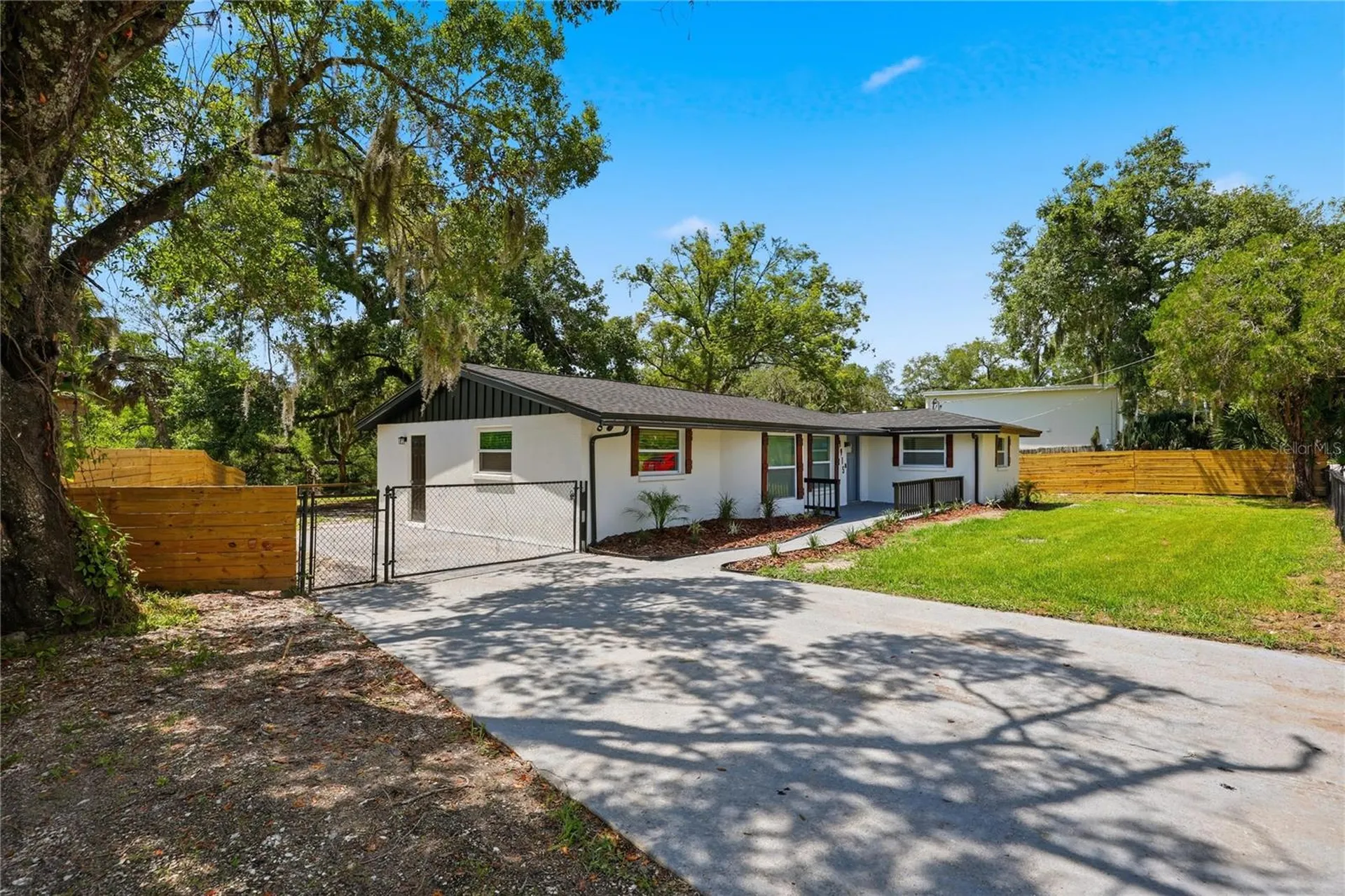 1915 E Mulberry Drive Tampa FL 33604