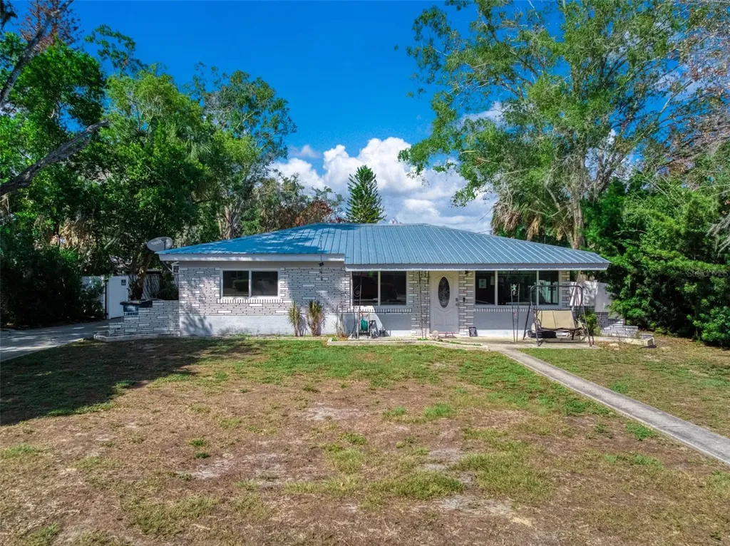 1018 Bellevue Avenue Sebring FL 33870