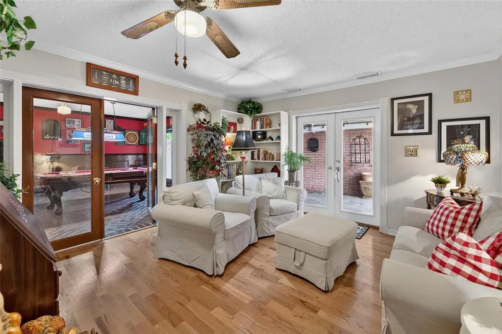 4121 W De Leon Street Tampa FL 33609