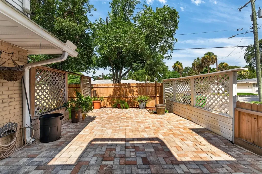 4121 W De Leon Street Tampa FL 33609