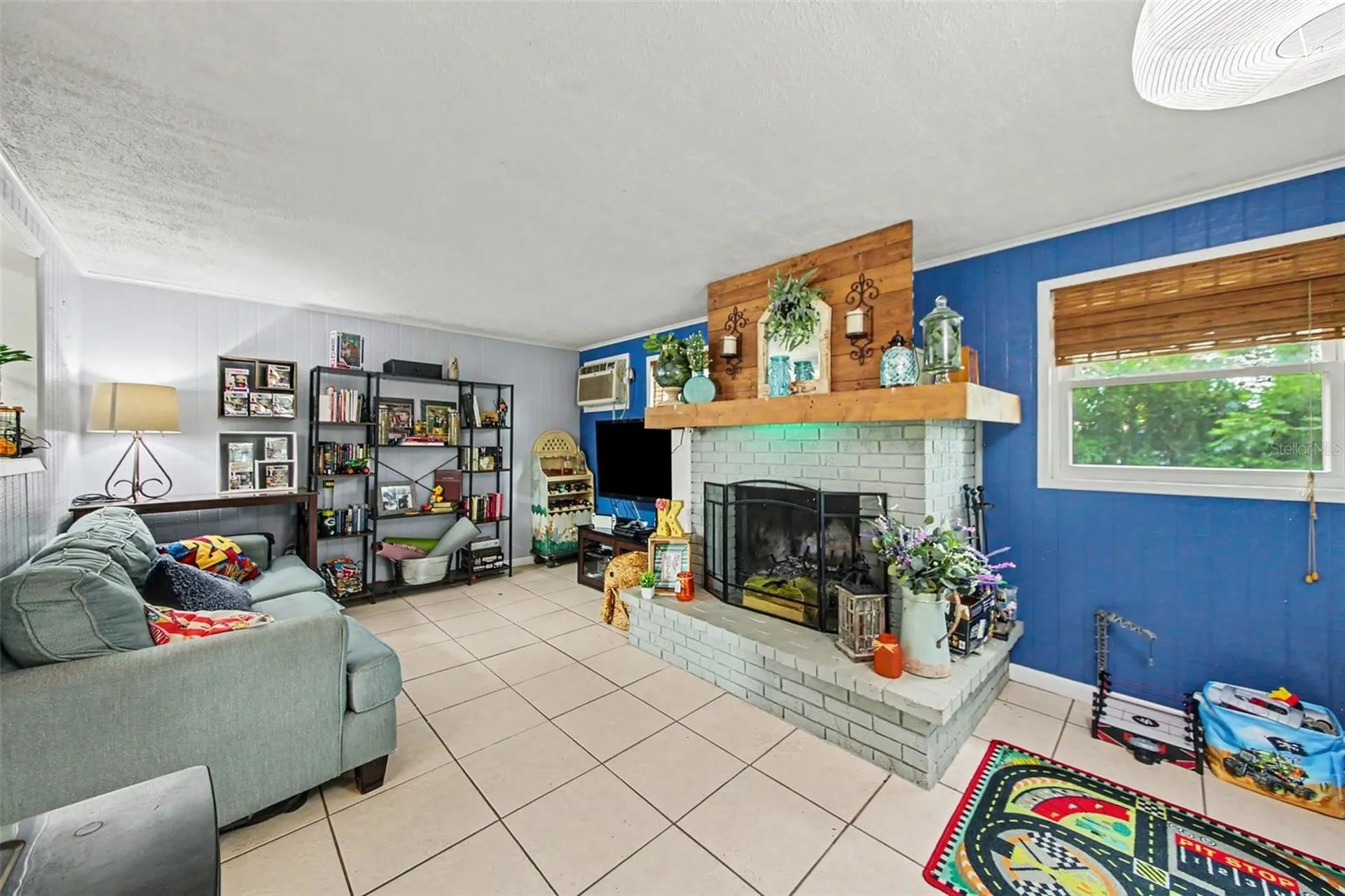 1909 Jasper Drive Orlando FL 32807