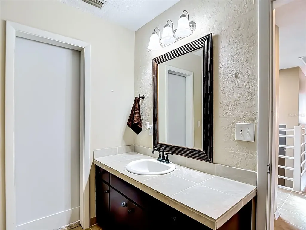 87 1st Avenue NW Lutz FL 33548