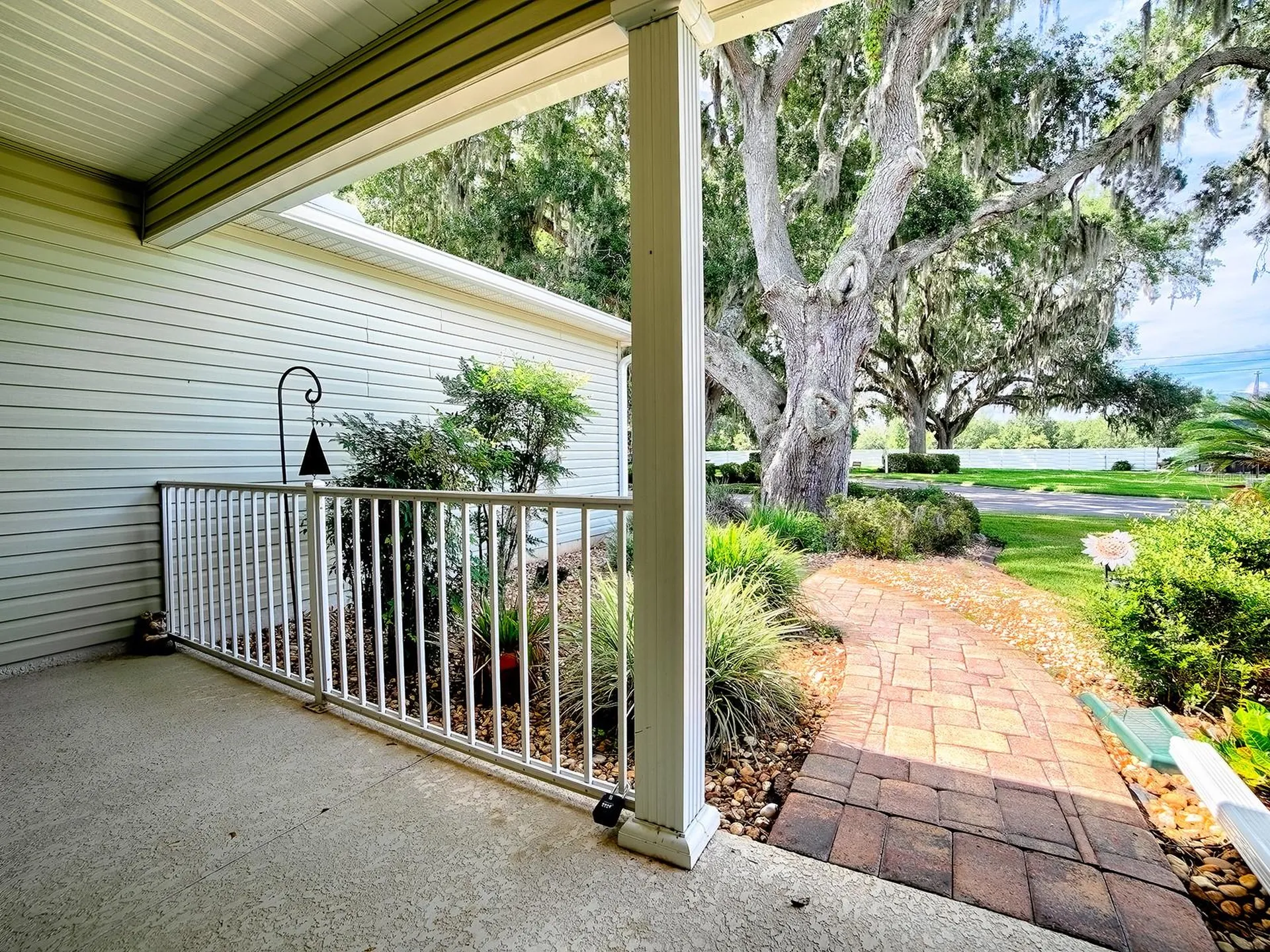 1033 Meadowbend Drive Leesburg FL 34748