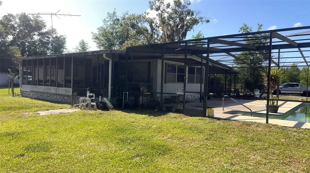 9401 NE 41st Court Anthony FL 32617