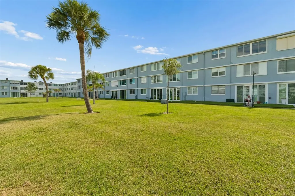 4715 Bay Street NE St Petersburg FL 33703