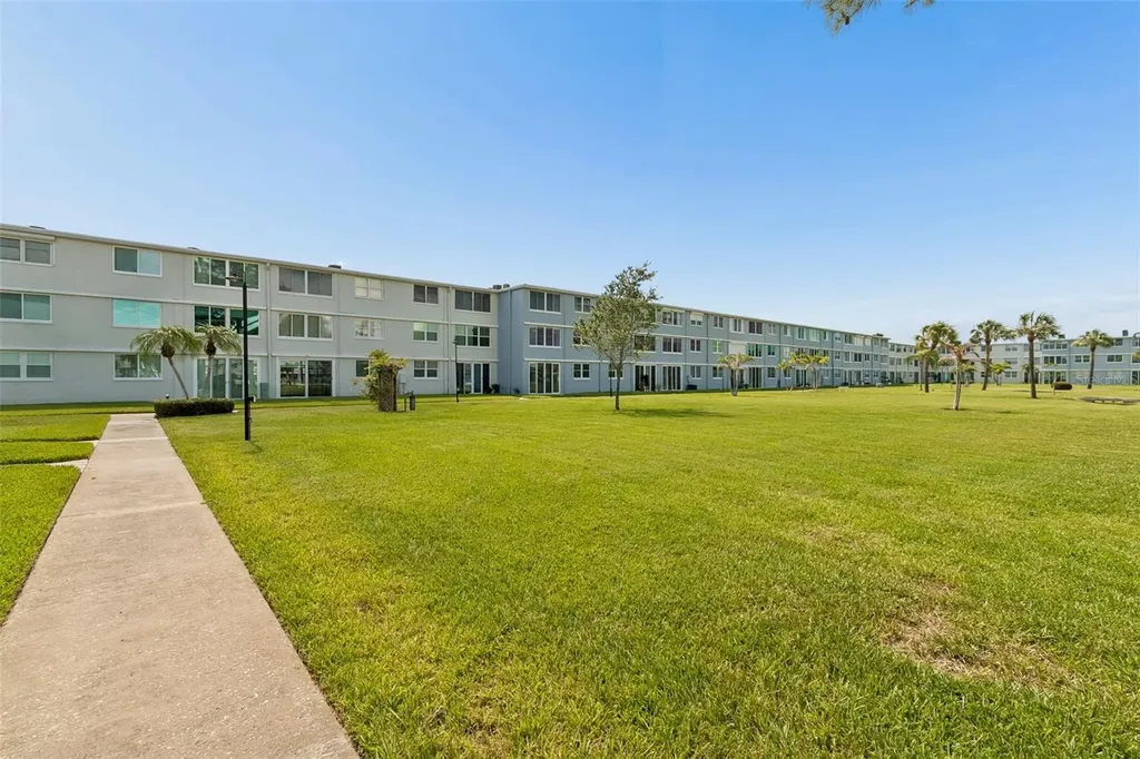 4715 Bay Street NE St Petersburg FL 33703