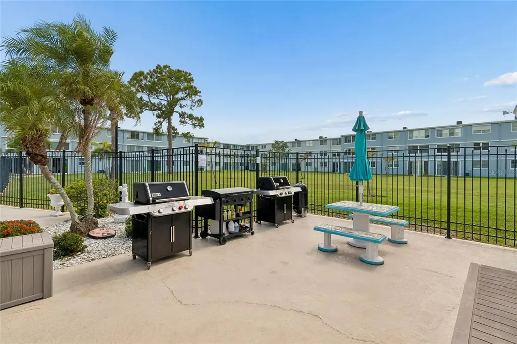 4715 Bay Street NE St Petersburg FL 33703
