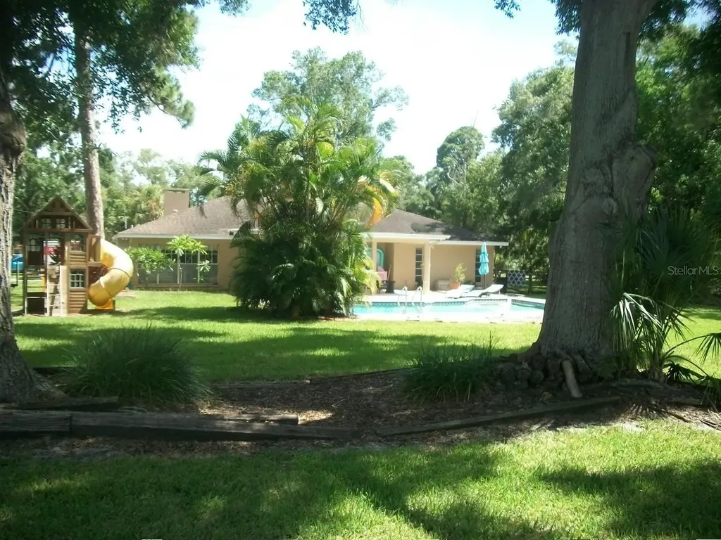 12563 74th Avenue Seminole FL 33776