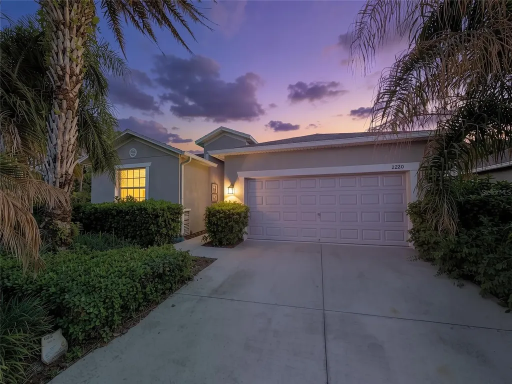 2220 Barrington Loop Davenport FL 33837