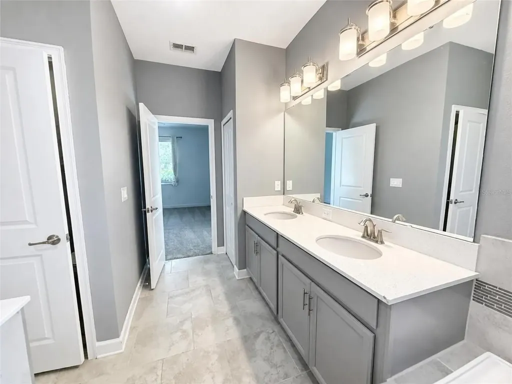 2220 Barrington Loop Davenport FL 33837