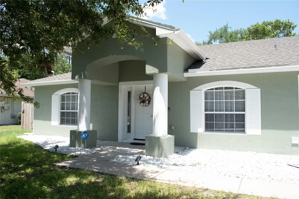 15 Poinsettia Lane Palm Coast FL 32164