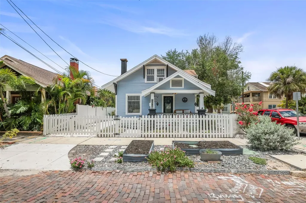 634 6th Street N St Petersburg FL 33701