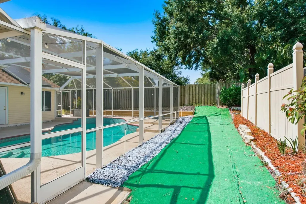 970 Valley View Circle Palm Harbor FL 34684