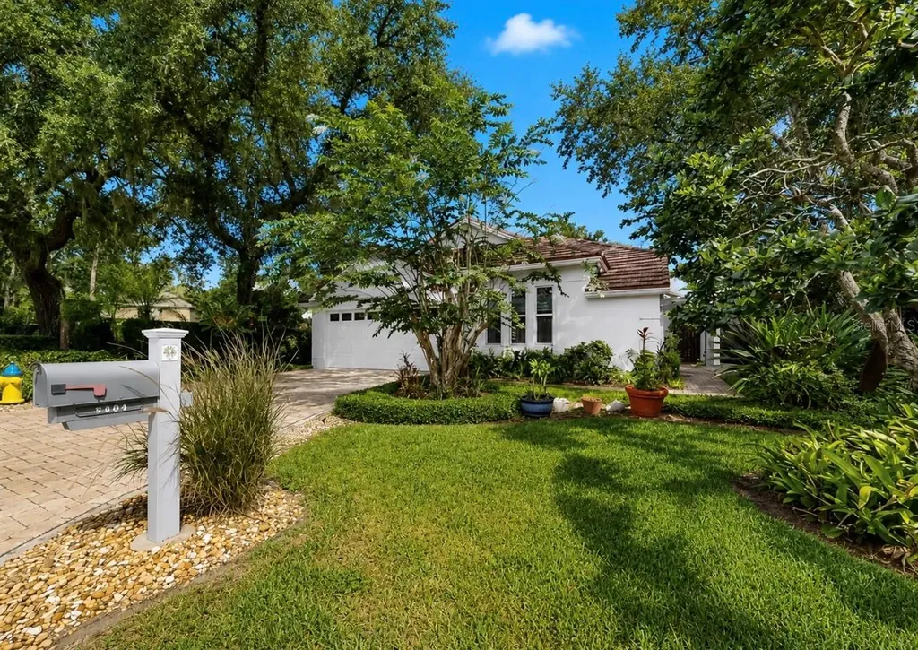 5204 Green Forest Court Tampa FL 33647