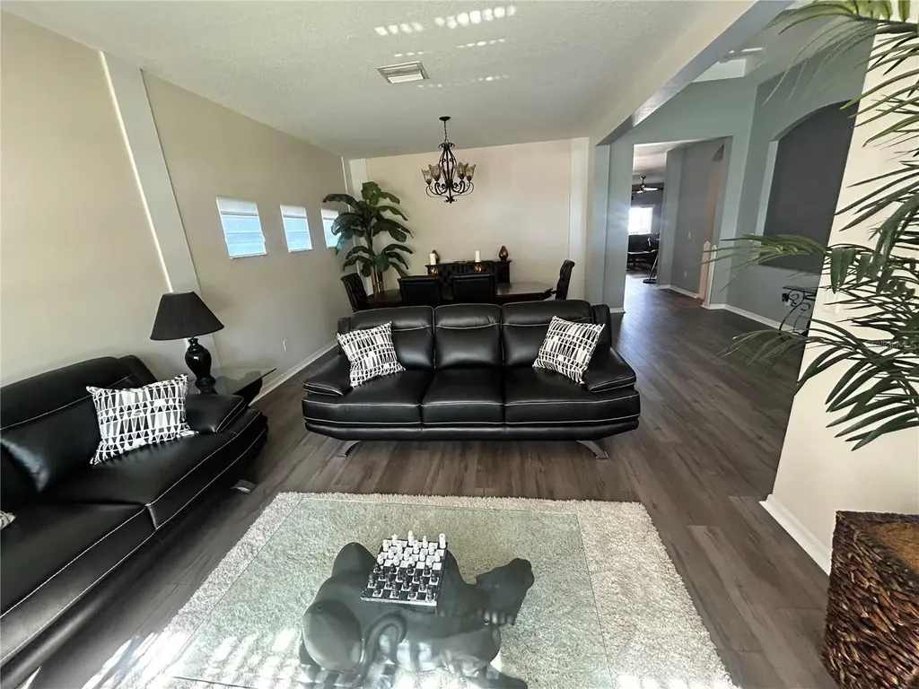 433 York Dale Drive Ruskin FL 33570