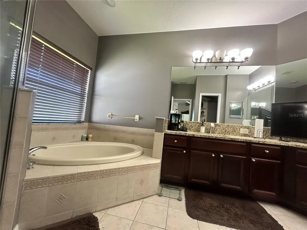 433 York Dale Drive Ruskin FL 33570