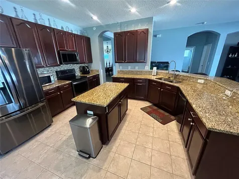 433 York Dale Drive Ruskin FL 33570