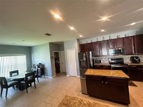 433 York Dale Drive Ruskin FL 33570