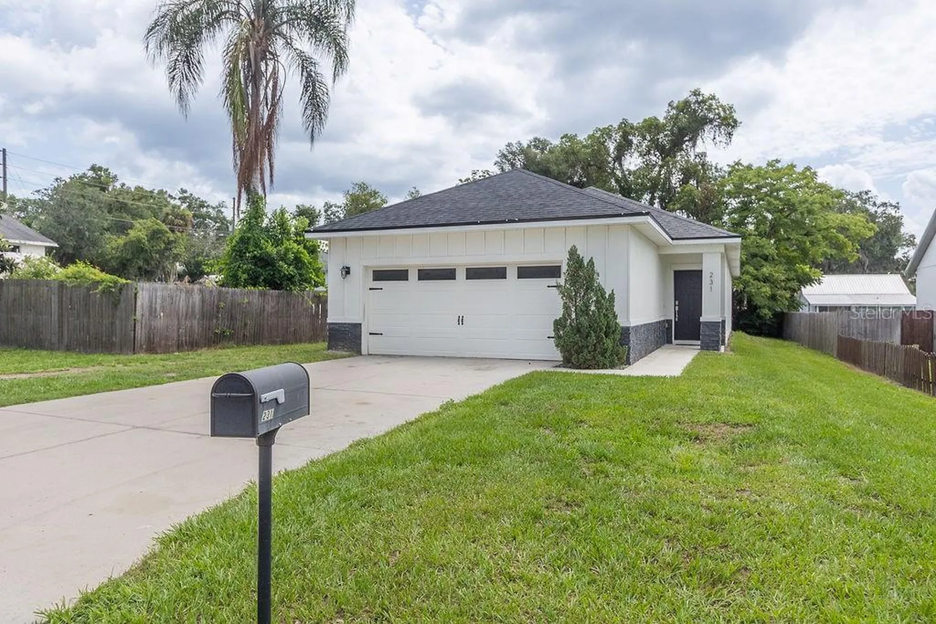 231 N Julia Avenue Deland FL 32720