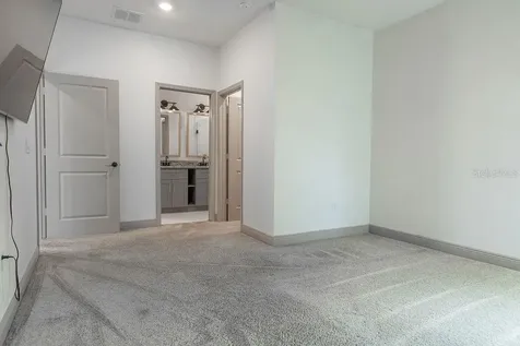 231 N Julia Avenue Deland FL 32720