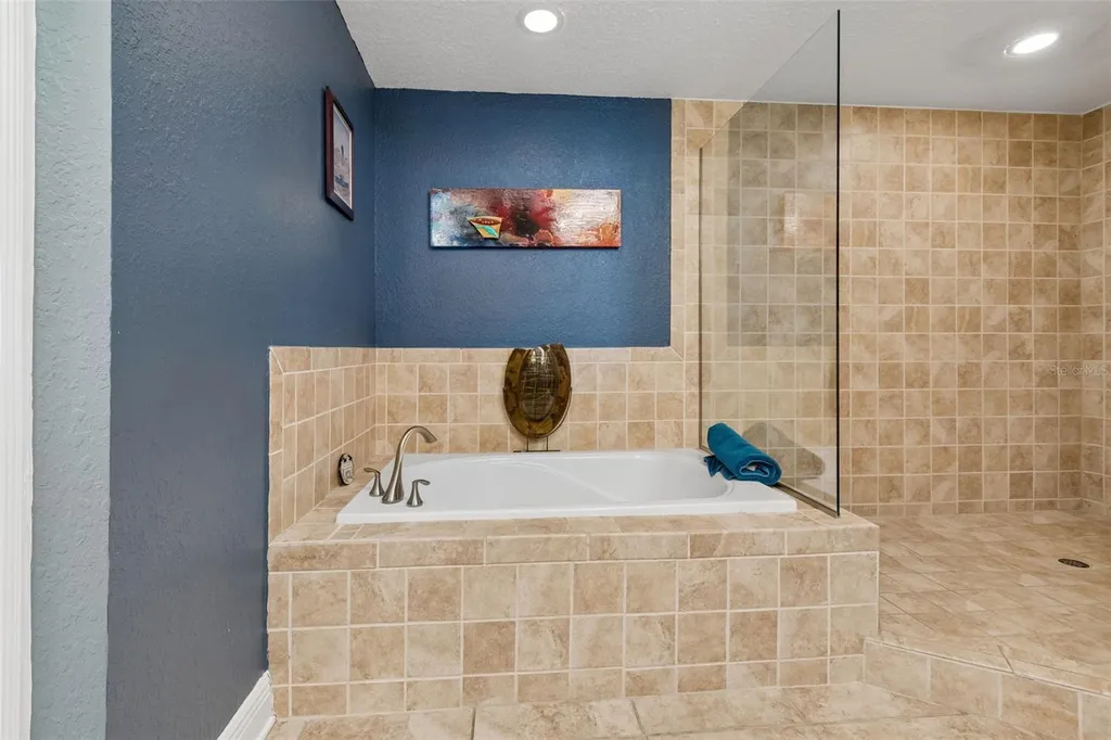 1038 Bellasol Way Apollo Beach FL 33572